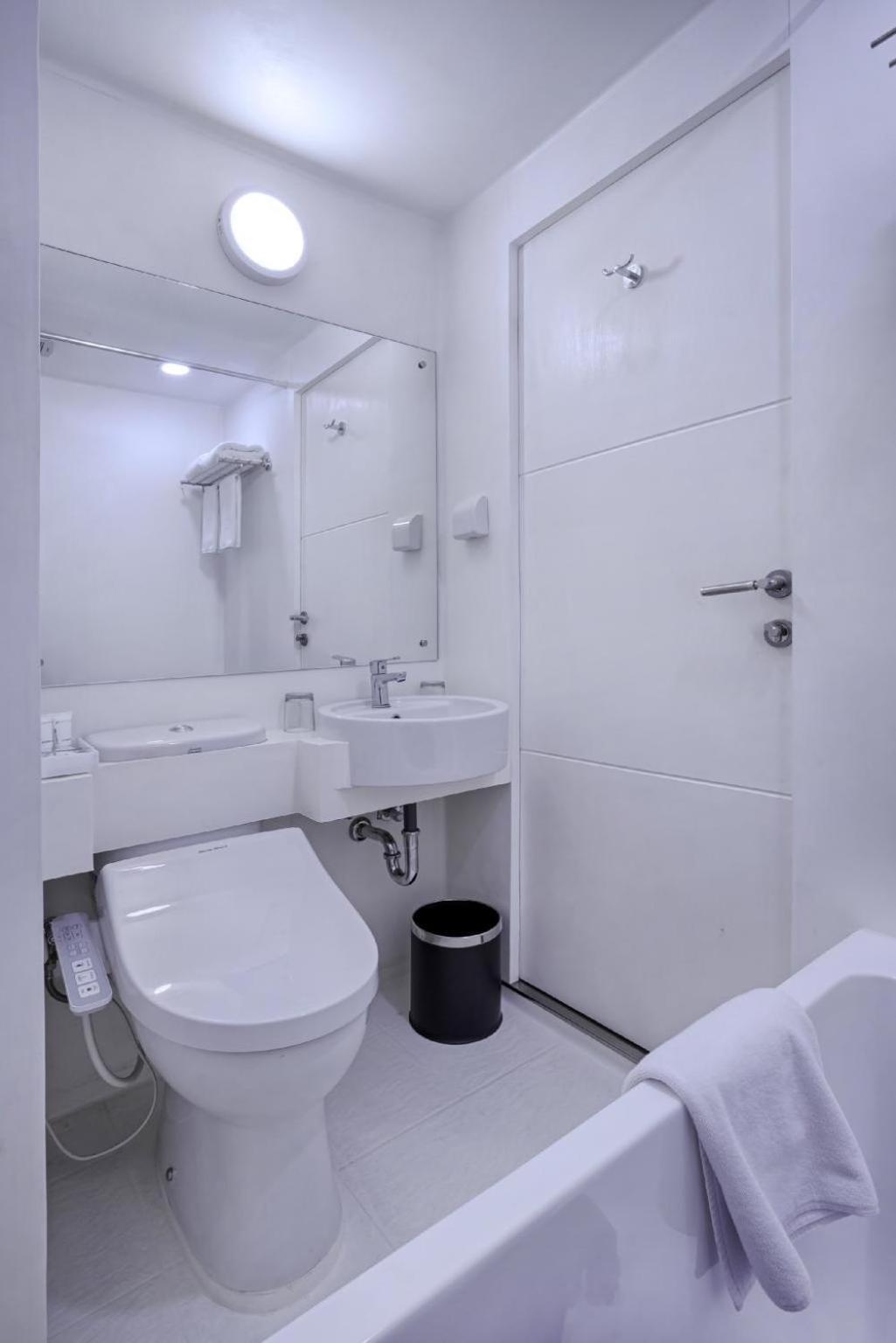 Kuretakeso Kemang Hotel Jakarta Ngoại thất bức ảnh